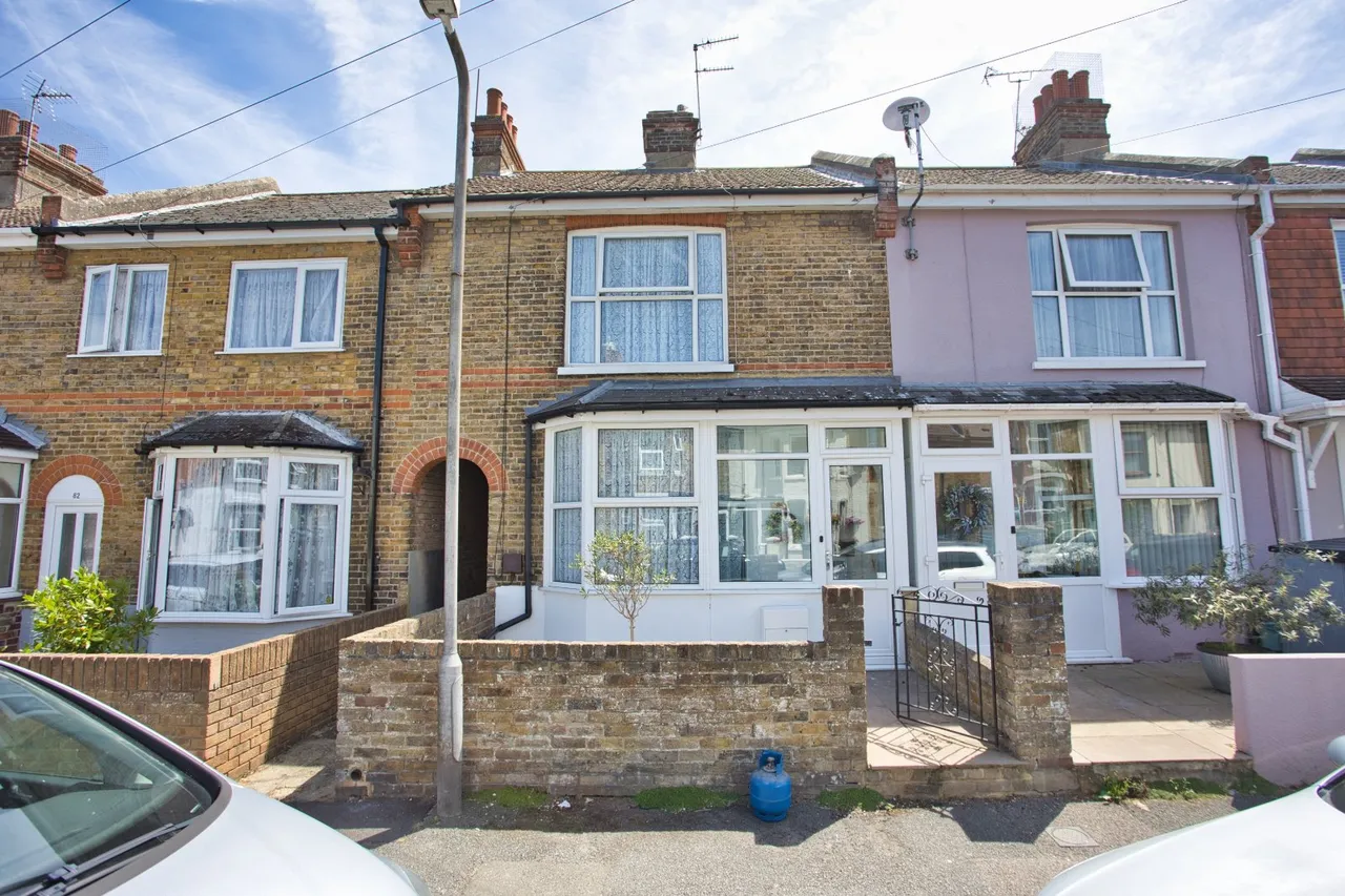 3 bed house for sale, Downs Road, Walmer, CT14