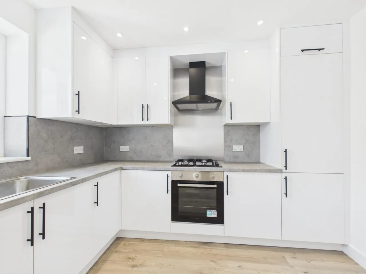 Leeds Road, Eccleshill, BD2, photo 6