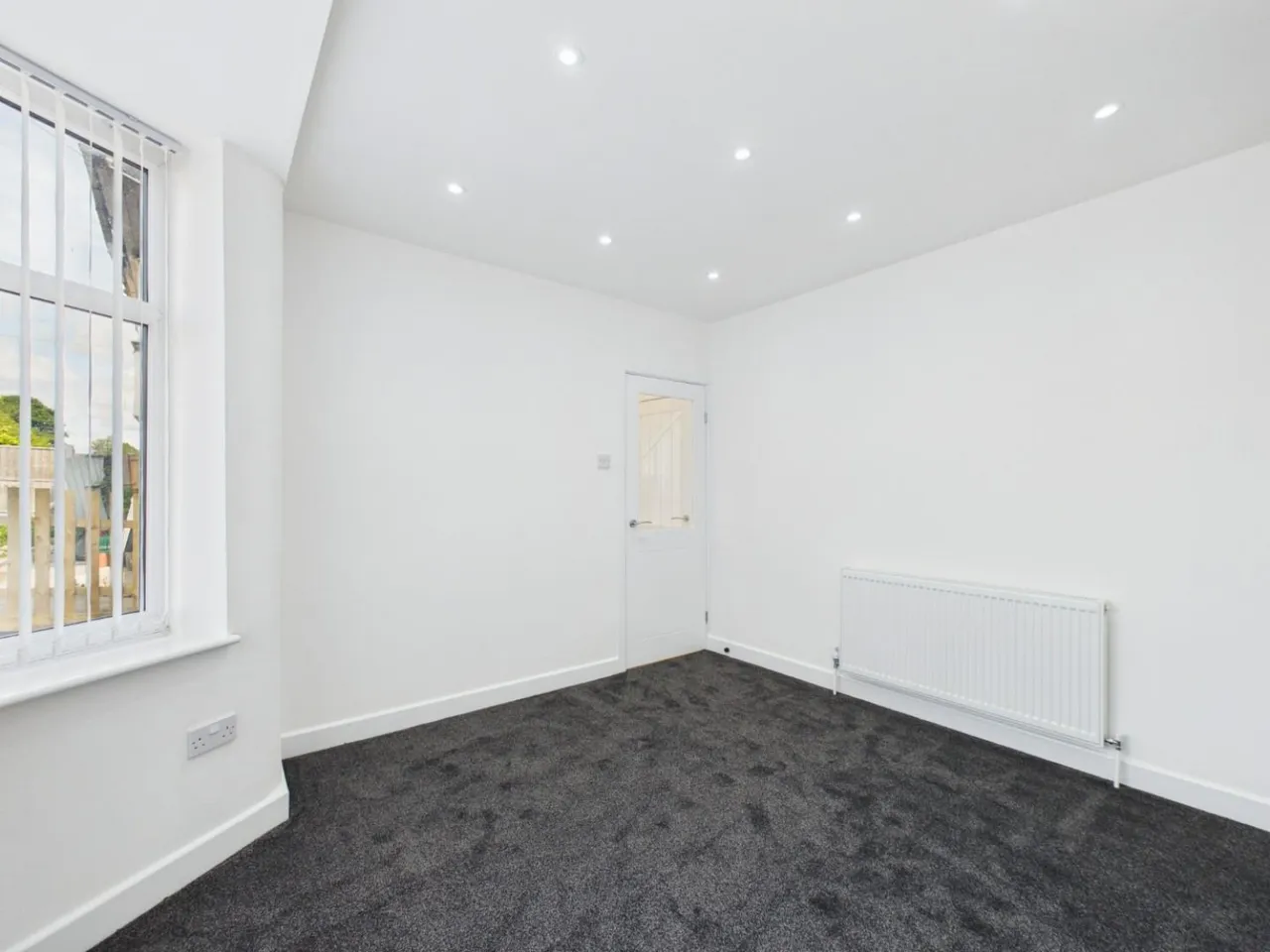 Leeds Road, Eccleshill, BD2, photo 4