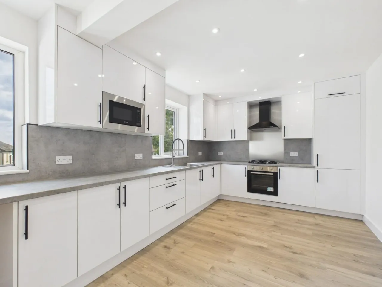 Leeds Road, Eccleshill, BD2, photo 5