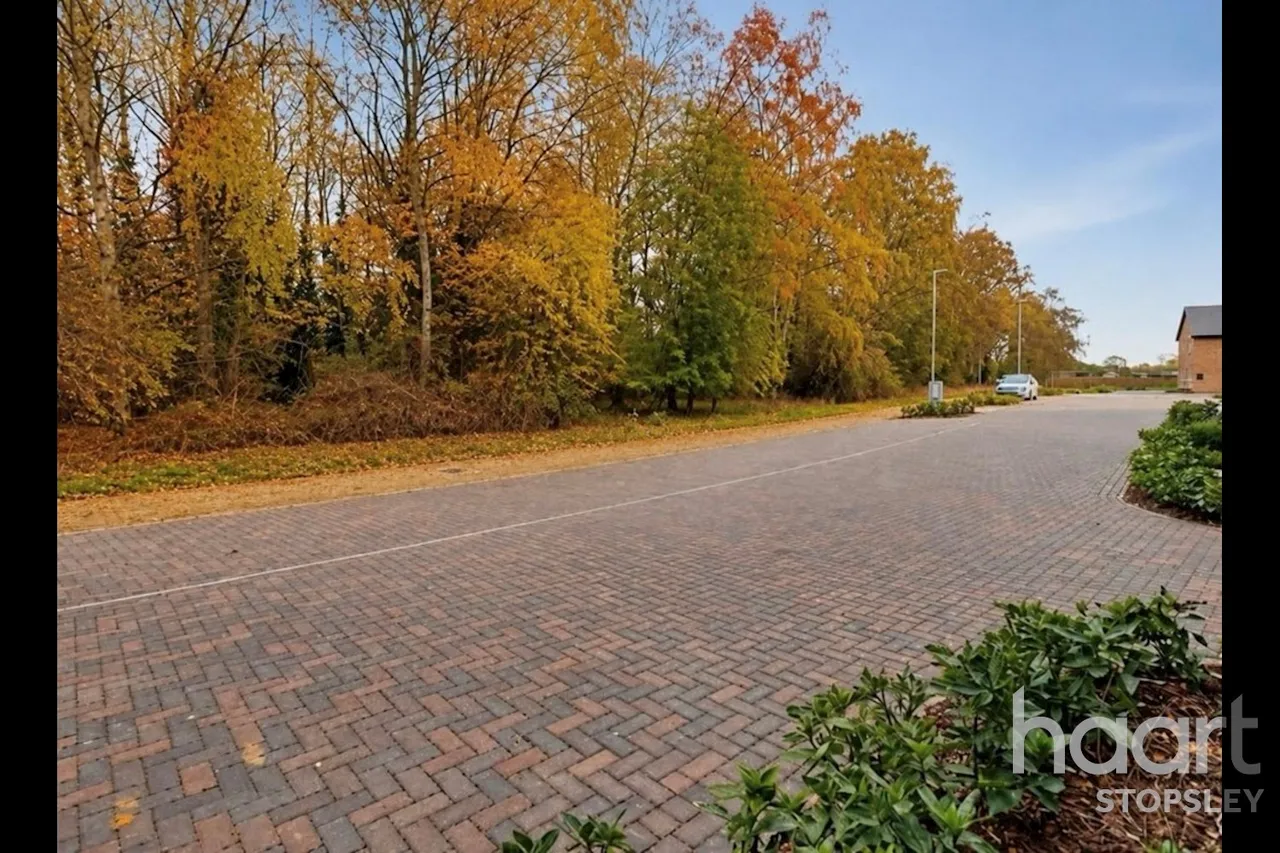 Lewin Park, Langford, SG18, photo 27