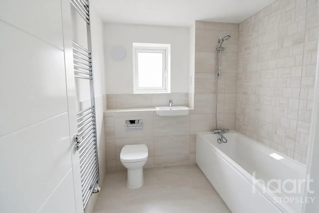 Lewin Park, Langford, SG18, photo 22