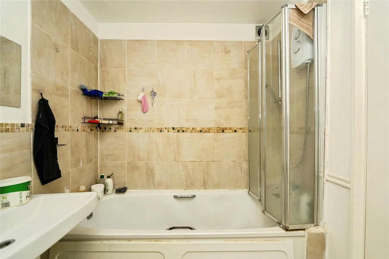 Winery Lane, Kingston upon Thames, KT1, photo 4