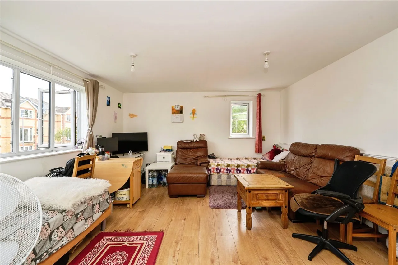 Winery Lane, Kingston upon Thames, KT1, photo 2