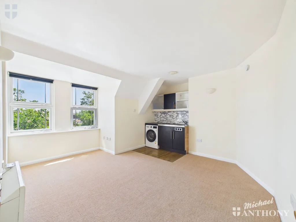 Flagstones, Aylesbury, 5 Granville Place, HP20 2JS, photo 2