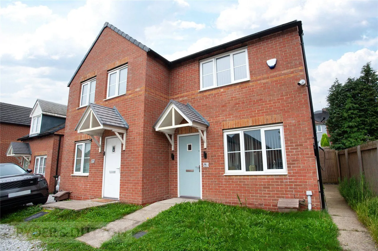 2 bed house for sale, Constable Drive, Hill Top Park, OL11