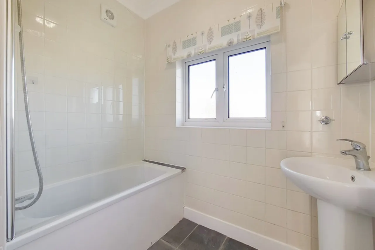 Latchmere Road, Kingston Upon Thames, KT2, photo 13