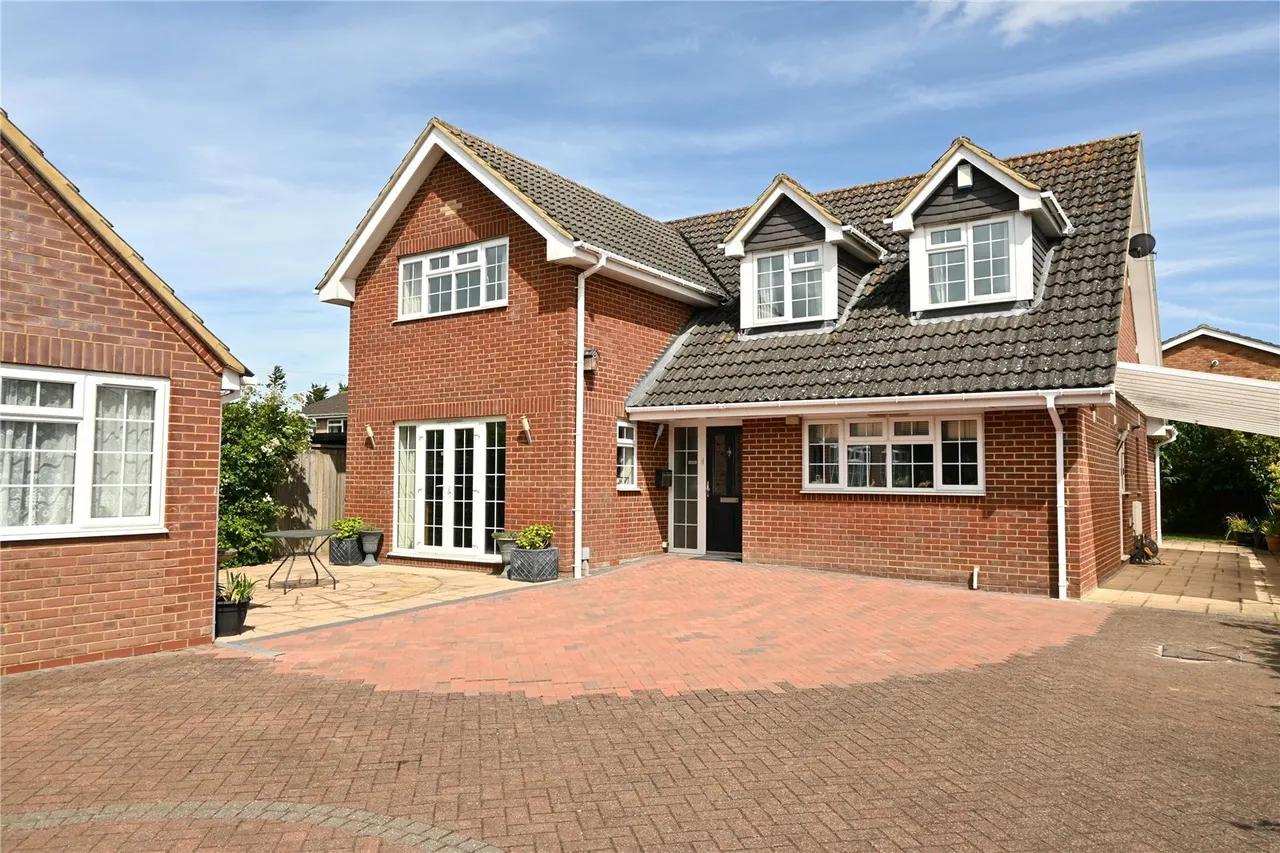 4 bed house for sale, Mill Road, Cranfield, MK43