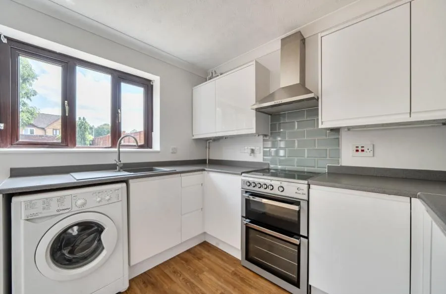 Rickard Close, Aylesbury, HP21, photo 13