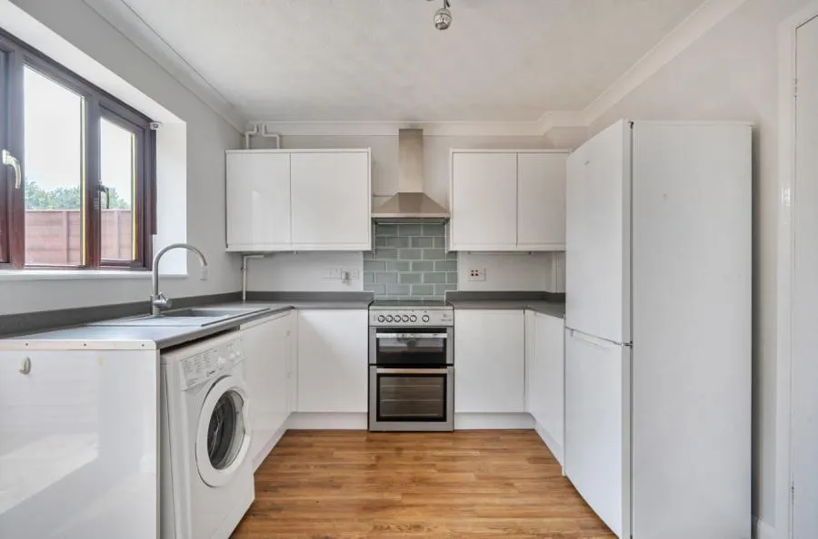 Rickard Close, Aylesbury, HP21, photo 2