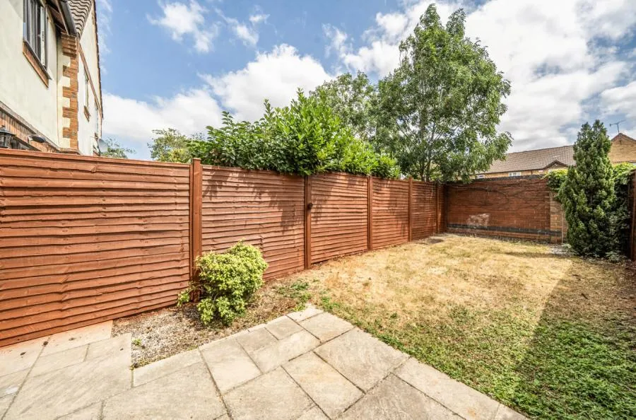 Rickard Close, Aylesbury, HP21, photo 12