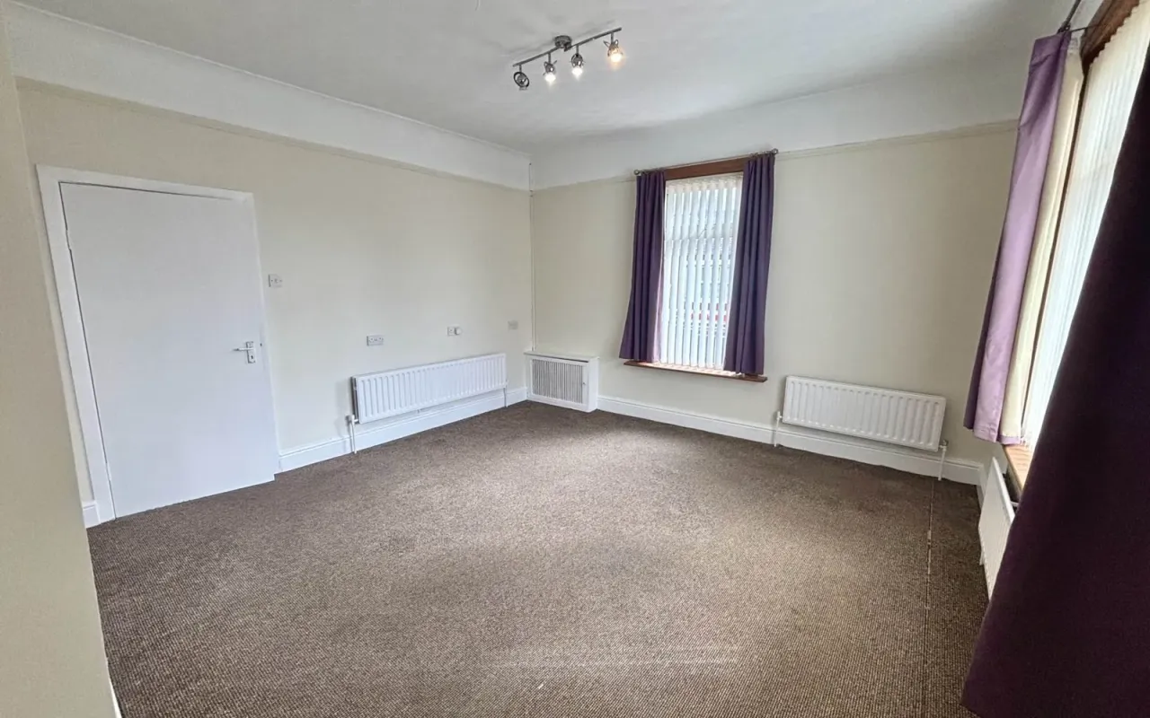 2 bed flat to rent — Derby Lane, Liverpool
