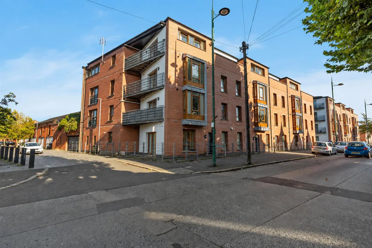 2 bed flat for sale, Templemore Avenue, Belfast, BT5