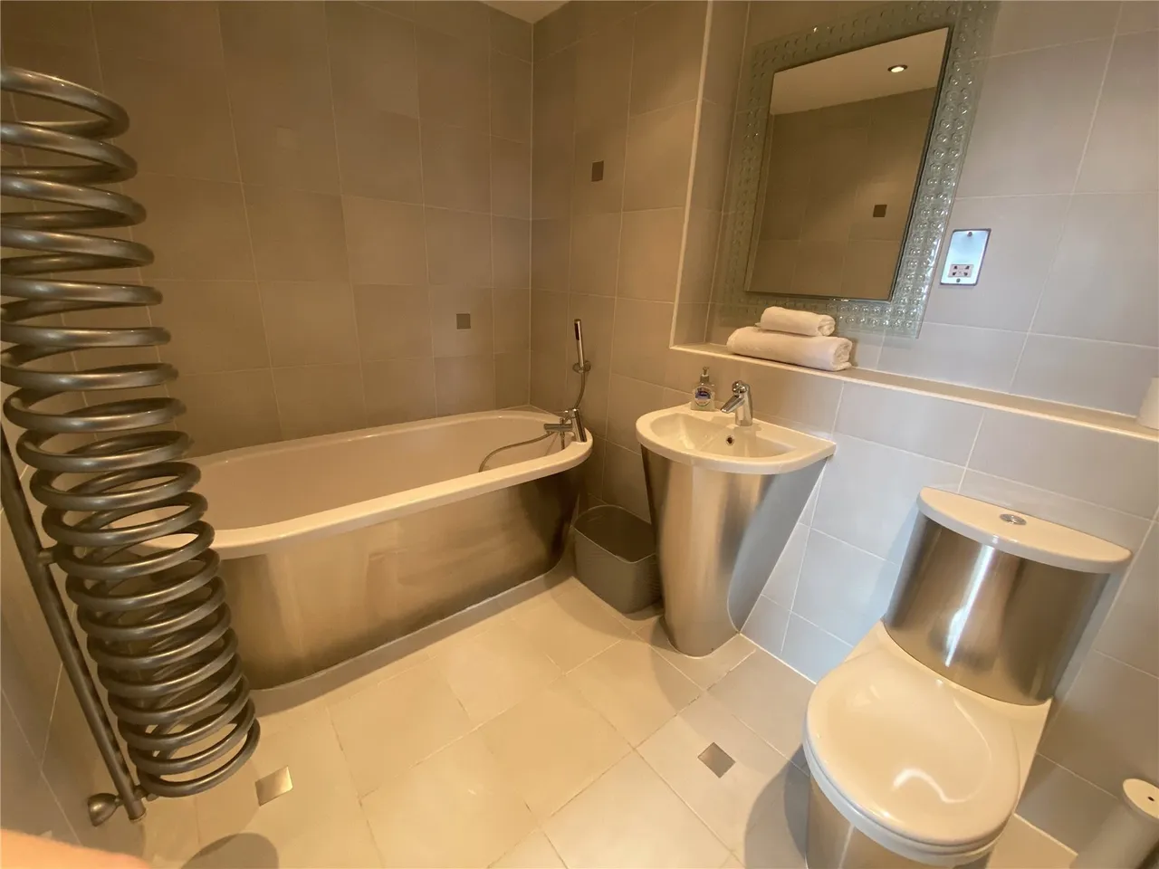Altolusso, Cardiff, CF10, photo 6