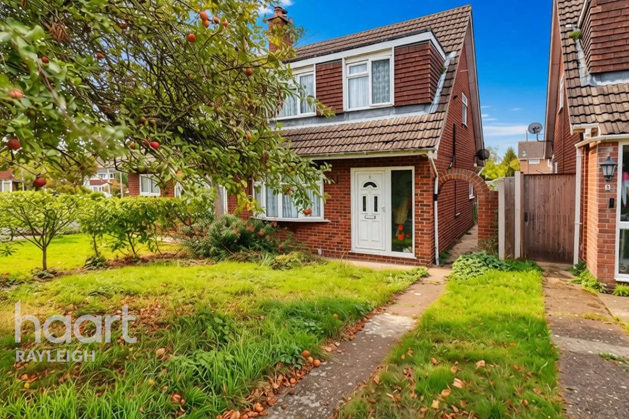 3 bed house for sale, Keats Walk, Rayleigh, SS6