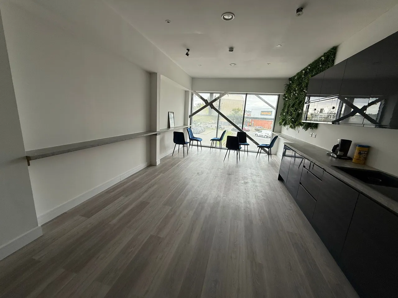 Workspaces in Borehamwood Shopping Park, Borehamwood, photo 4