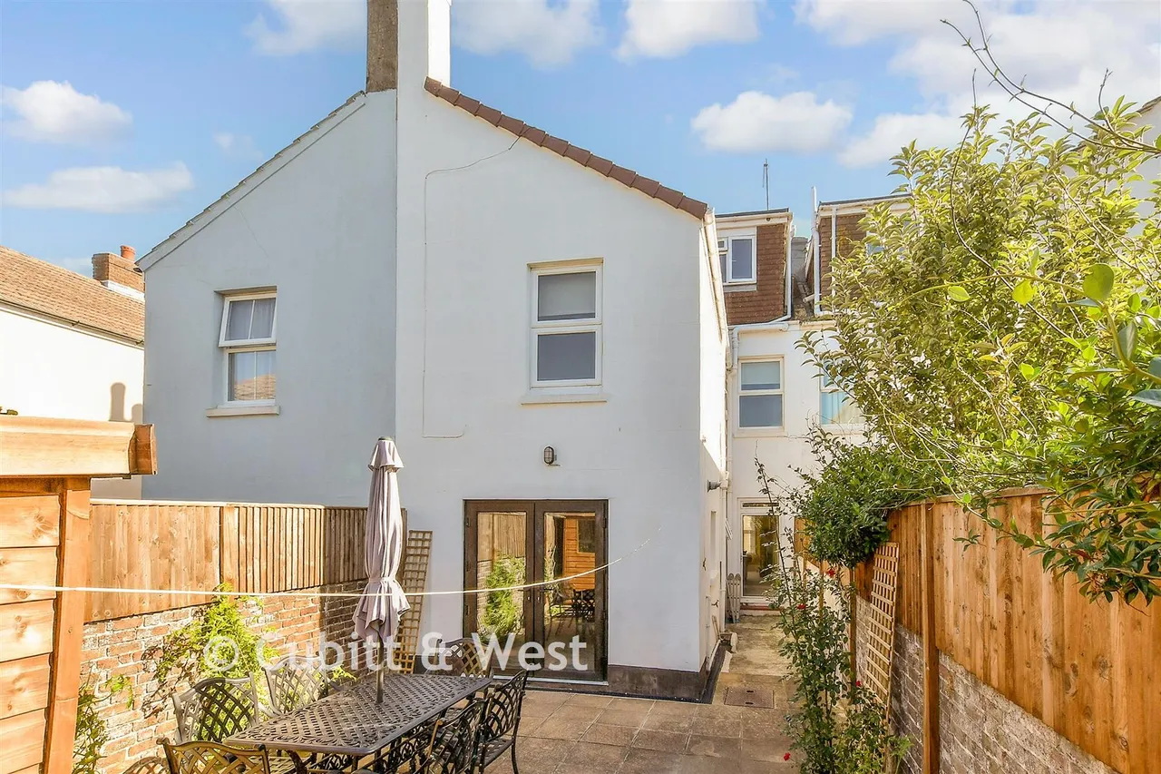 Eastcourt Road, Worthing, BN14, photo 22