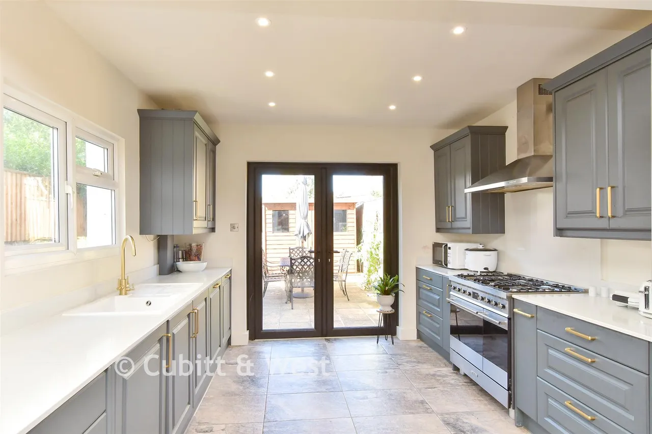 Eastcourt Road, Worthing, BN14, photo 8