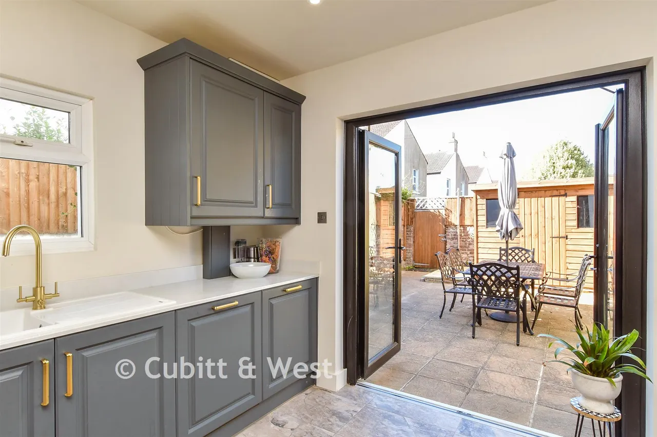 Eastcourt Road, Worthing, BN14, photo 9