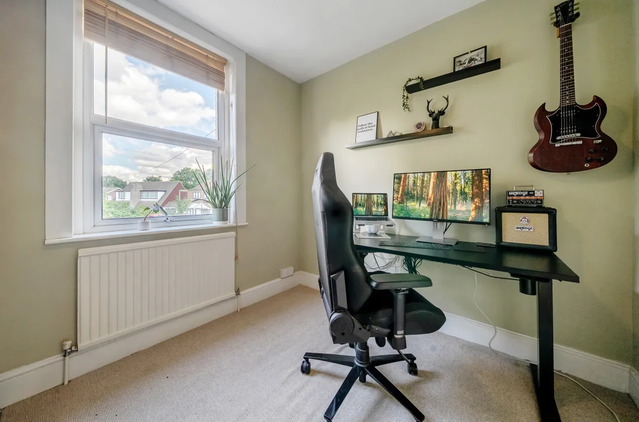 Gordon Avenue, Camberley, Surrey, GU15 2NU, photo 7