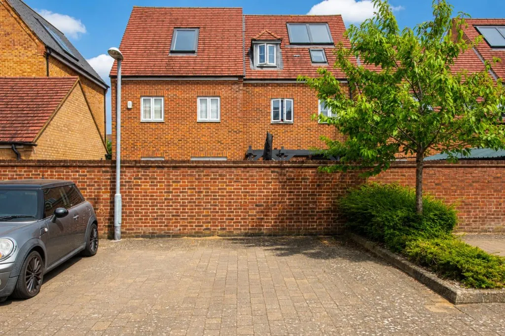 Barnwell Gardens, Priors Hall, photo 15