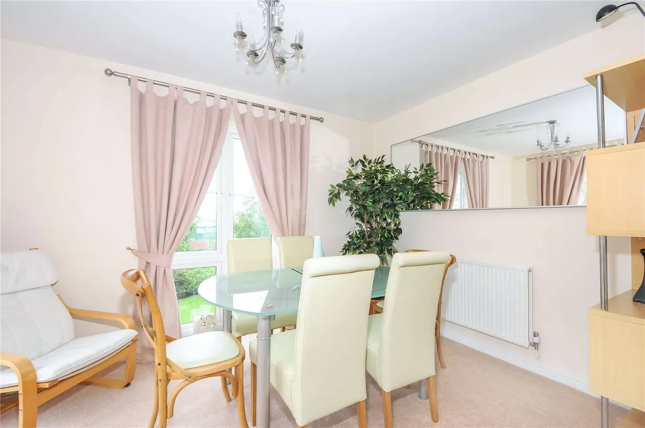 Trevelyan Court, Windsor, SL4, photo 5