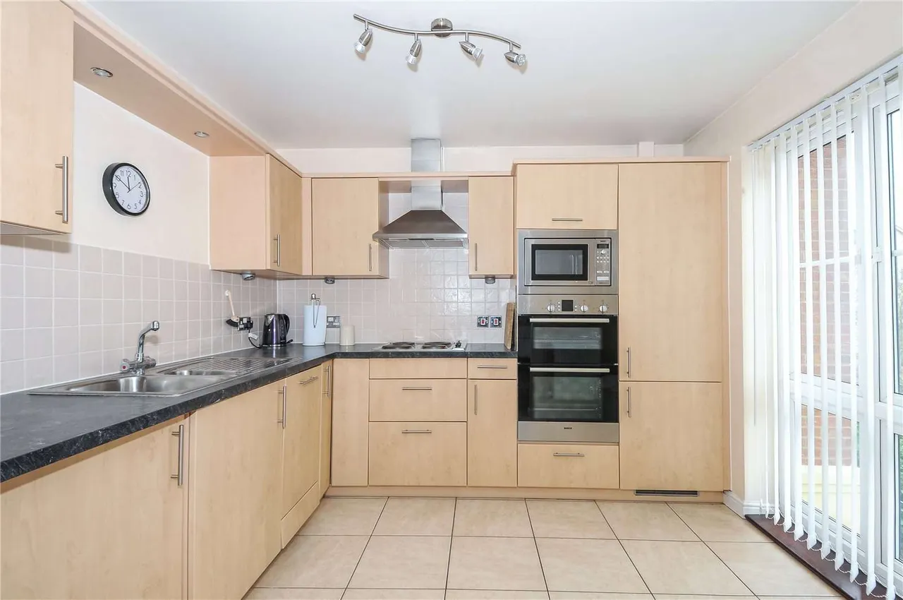 Trevelyan Court, Windsor, SL4, photo 3