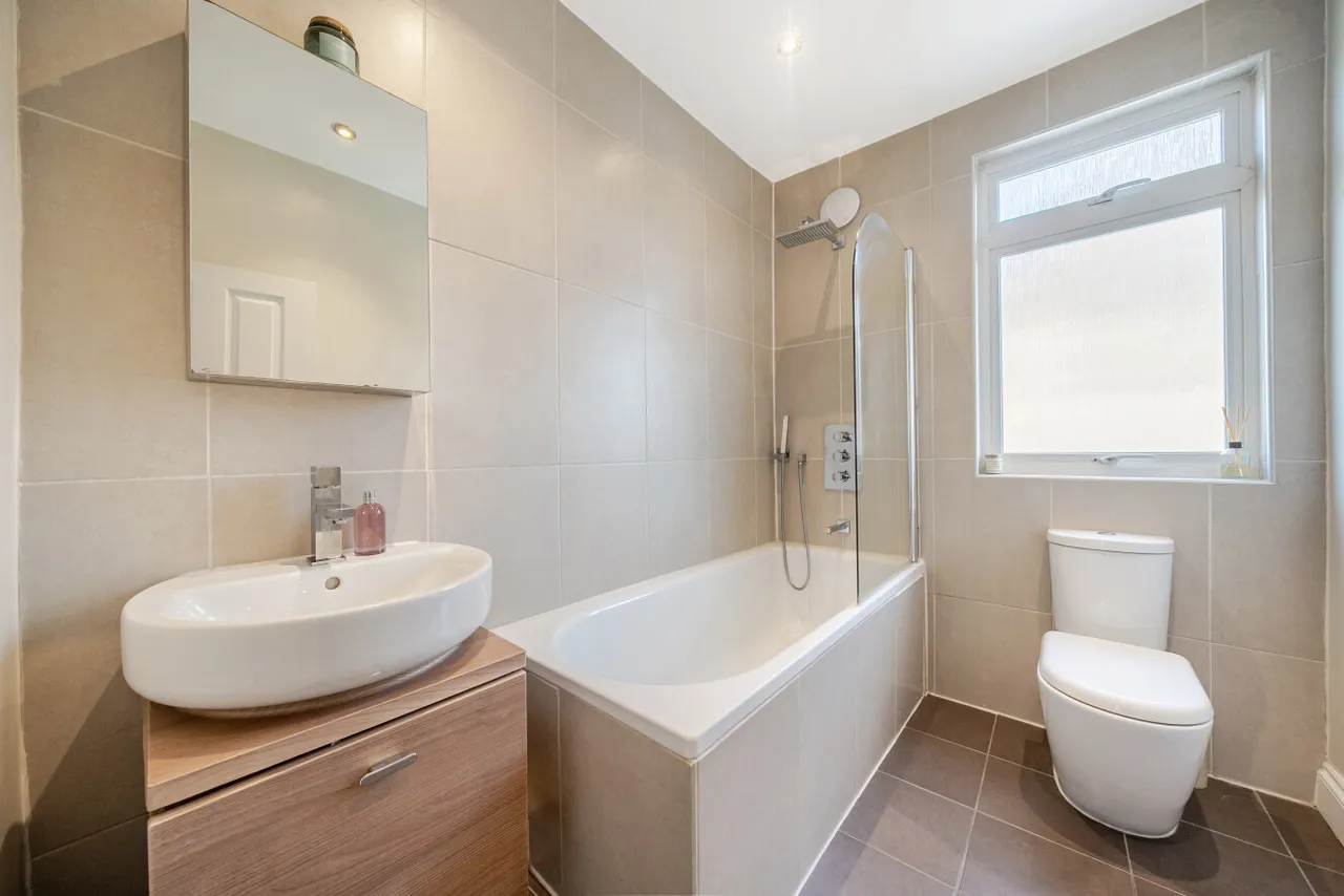 Norfolk Road, Colliers Wood, London, SW19, photo 4