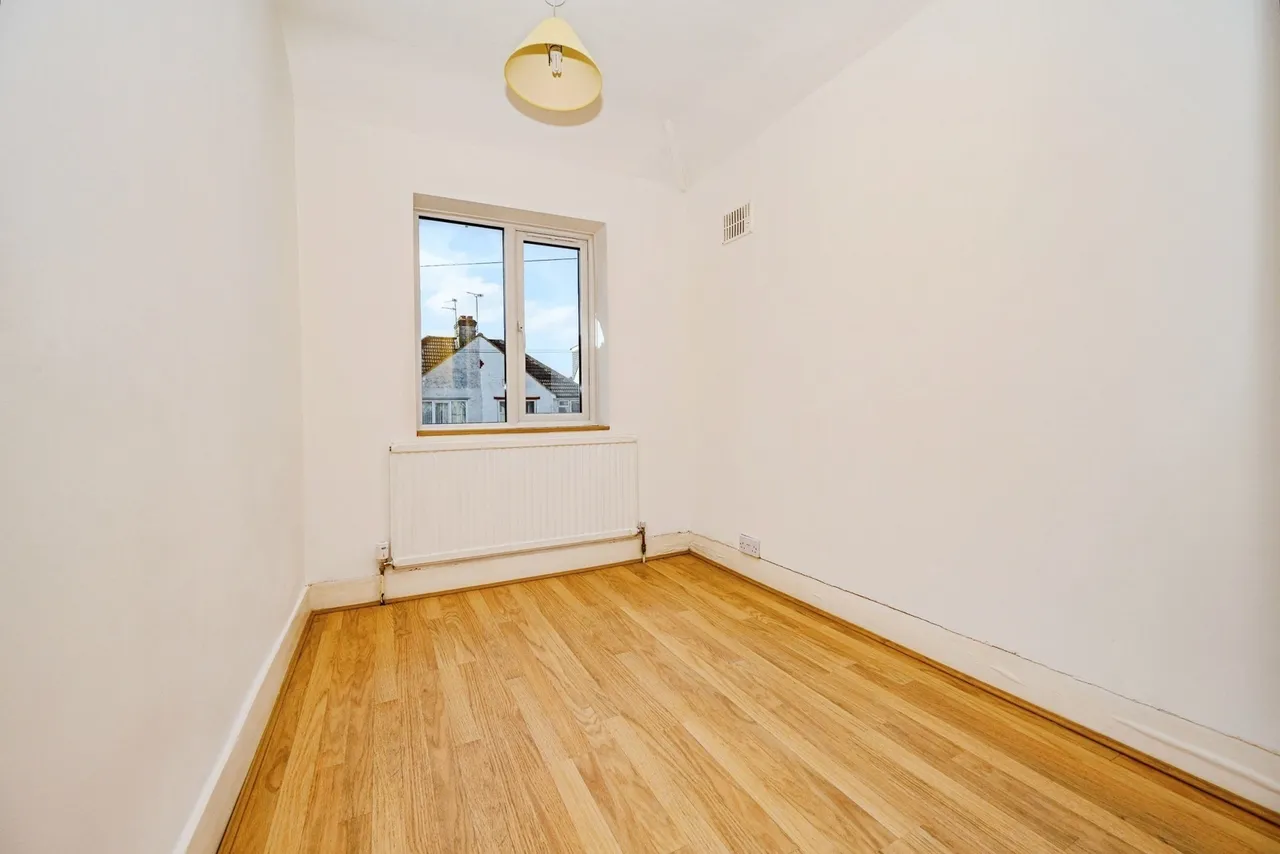 Weatherby Road, Luton, Bedfordshire, LU4, photo 13
