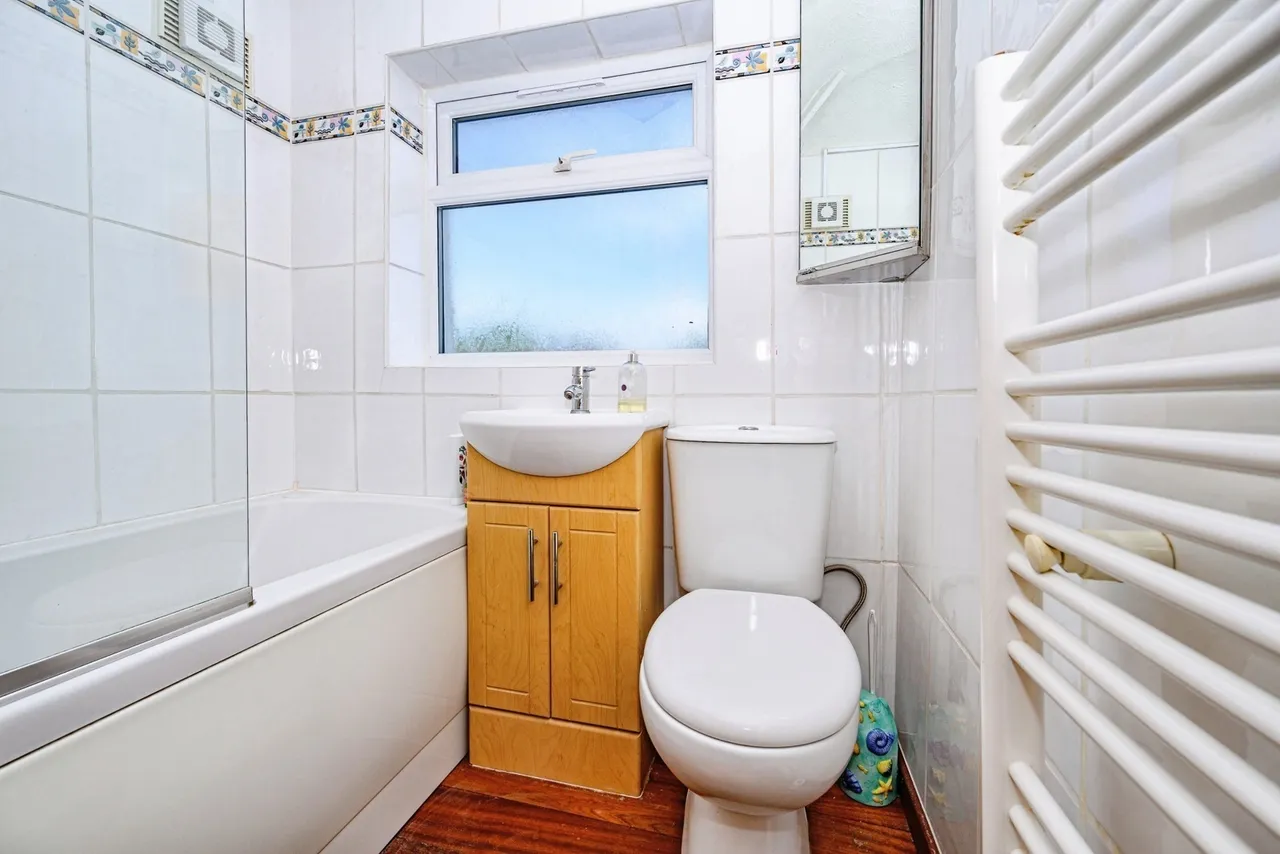 Weatherby Road, Luton, Bedfordshire, LU4, photo 12