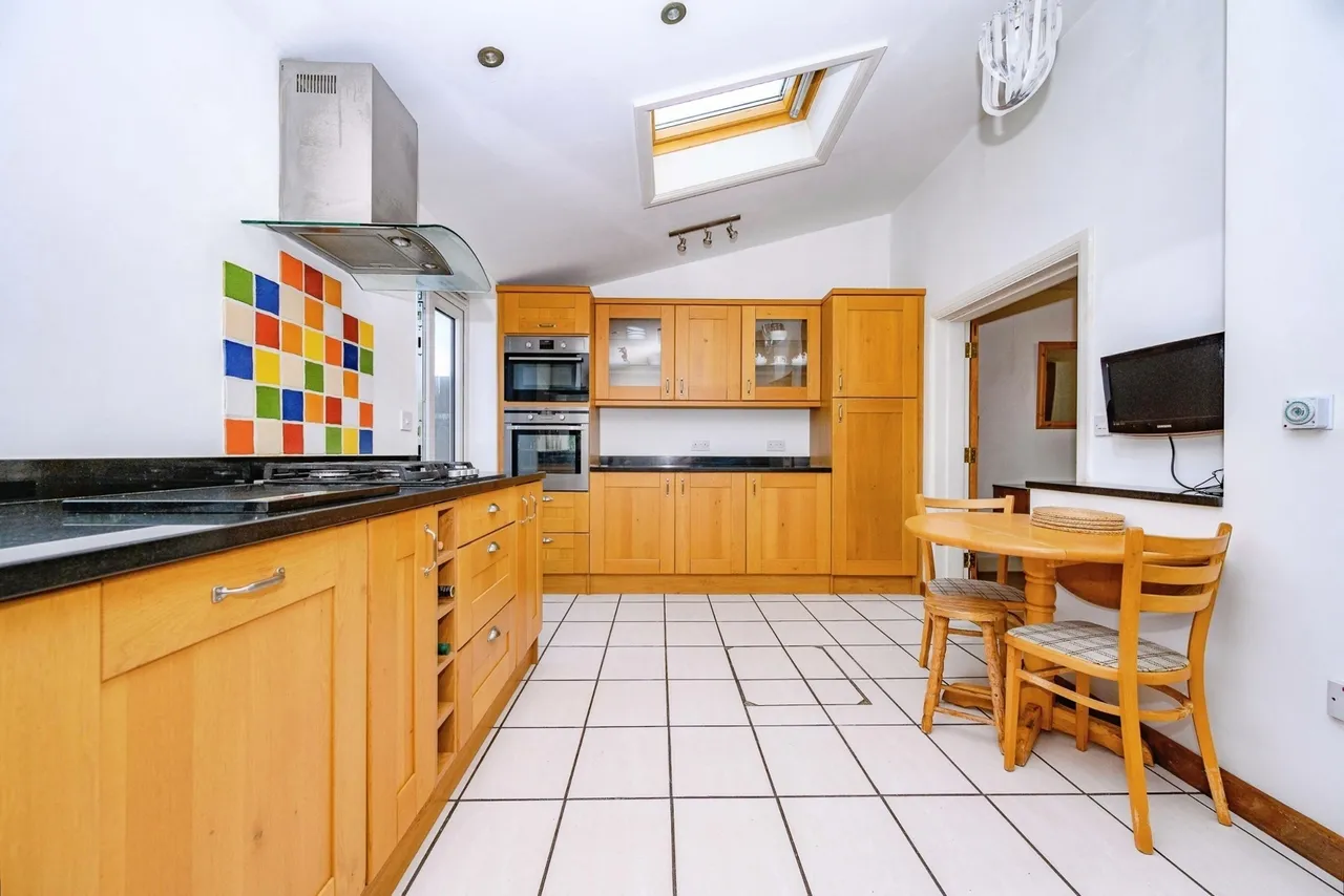 Weatherby Road, Luton, Bedfordshire, LU4, photo 4