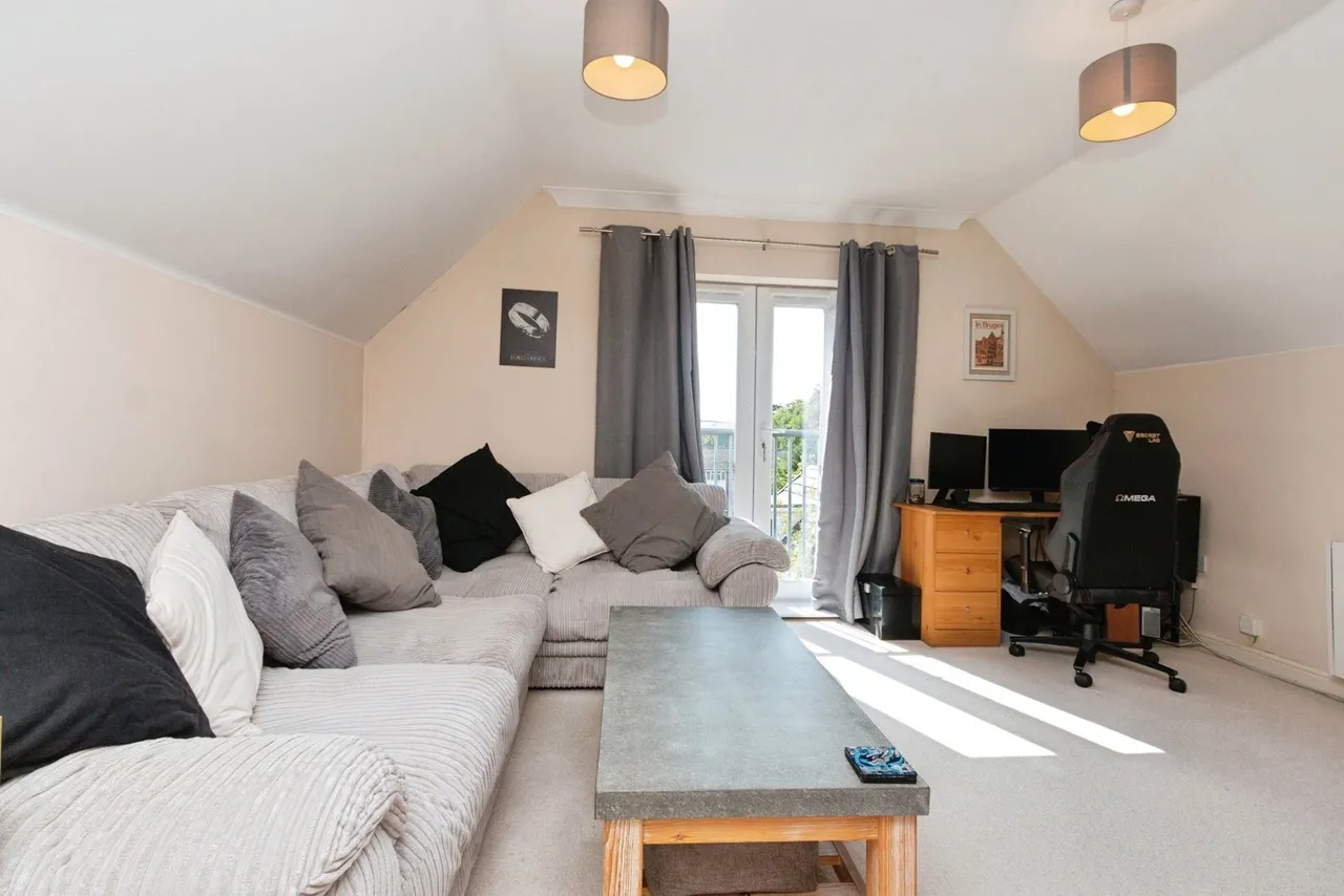 London Road, Camberley, GU15, photo 15