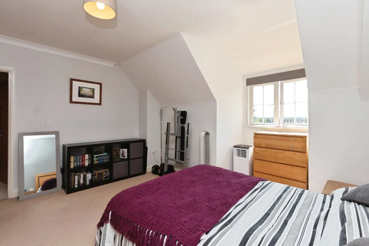 London Road, Camberley, GU15, photo 9