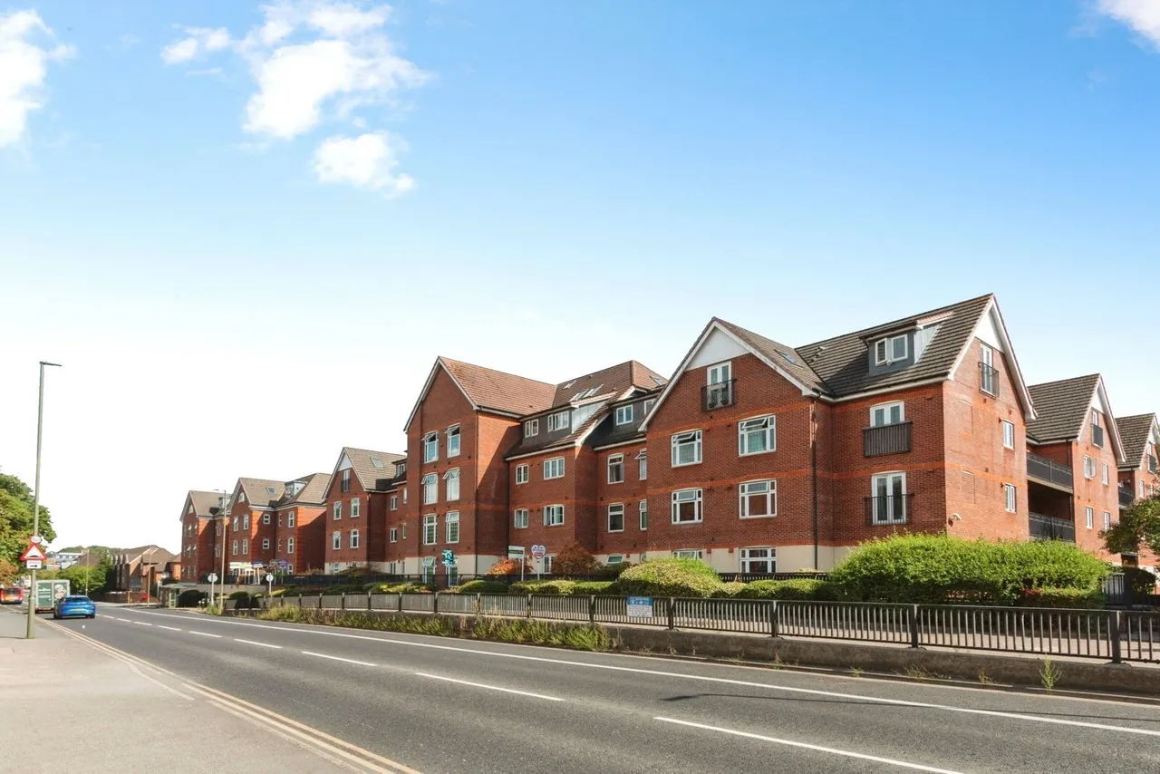 London Road, Camberley, GU15, photo 14
