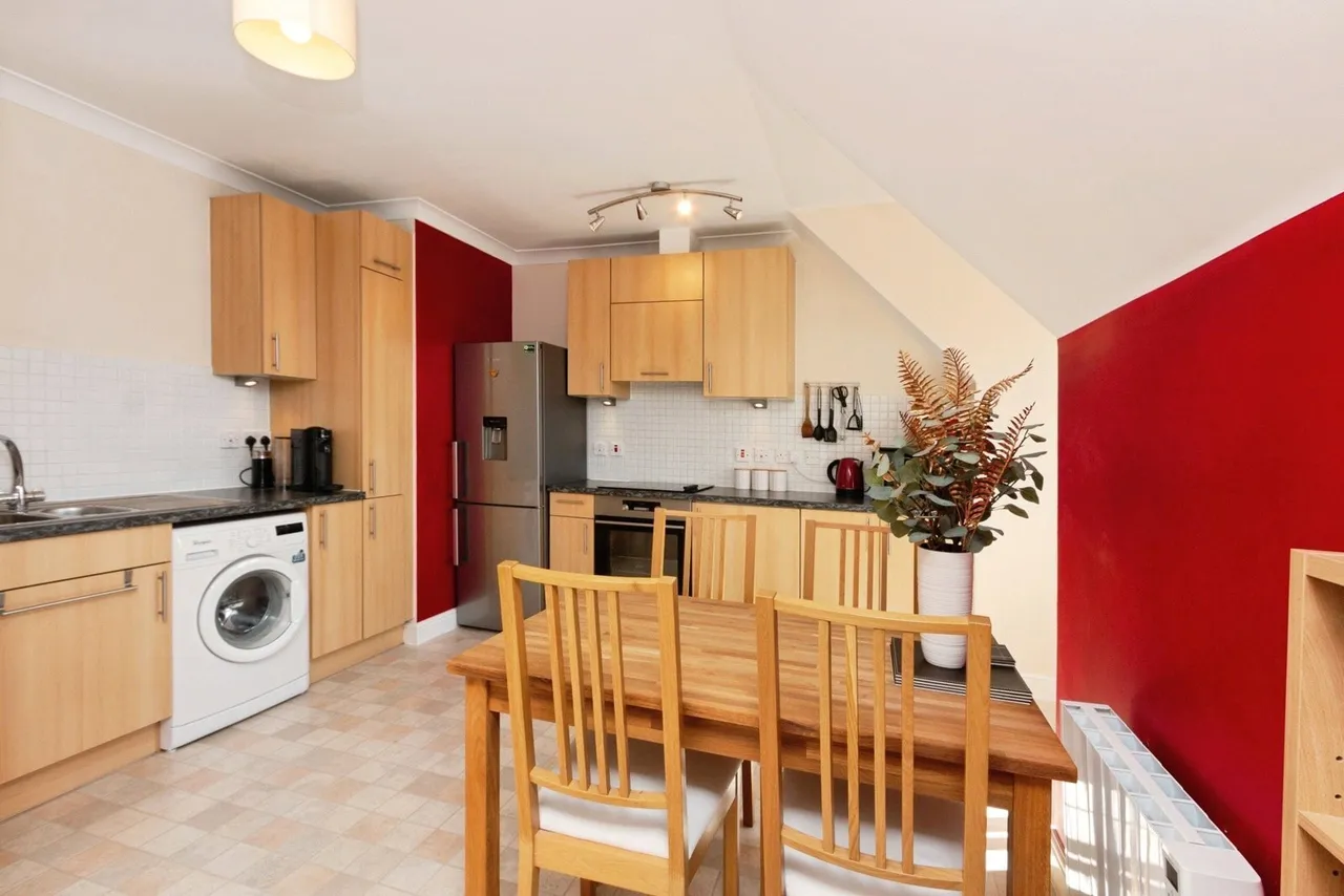 London Road, Camberley, GU15, photo 5