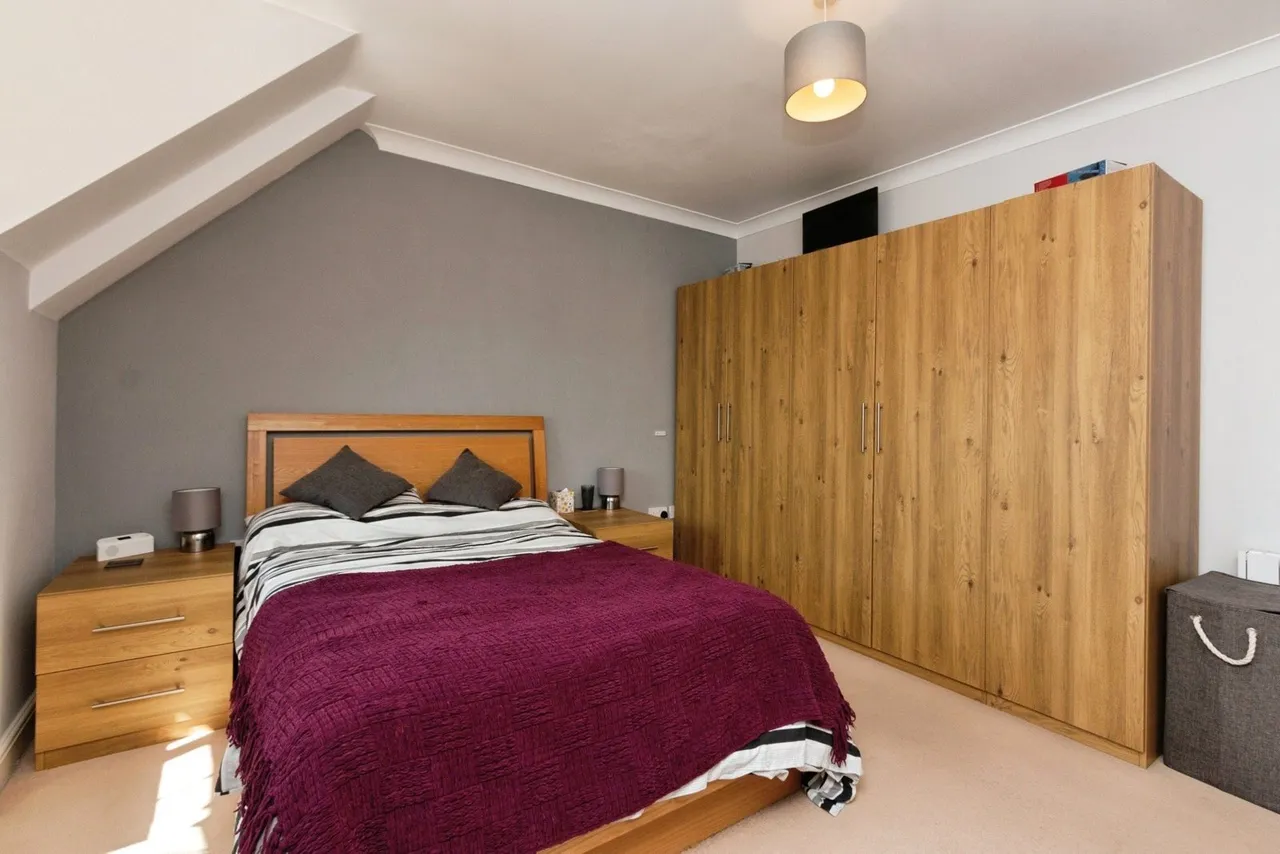 London Road, Camberley, GU15, photo 11