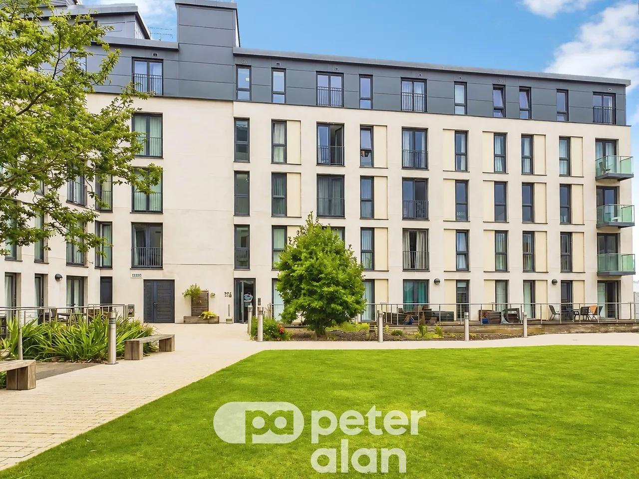 2 bed flat to rent, Hayes Apartments Cardiff, CF10