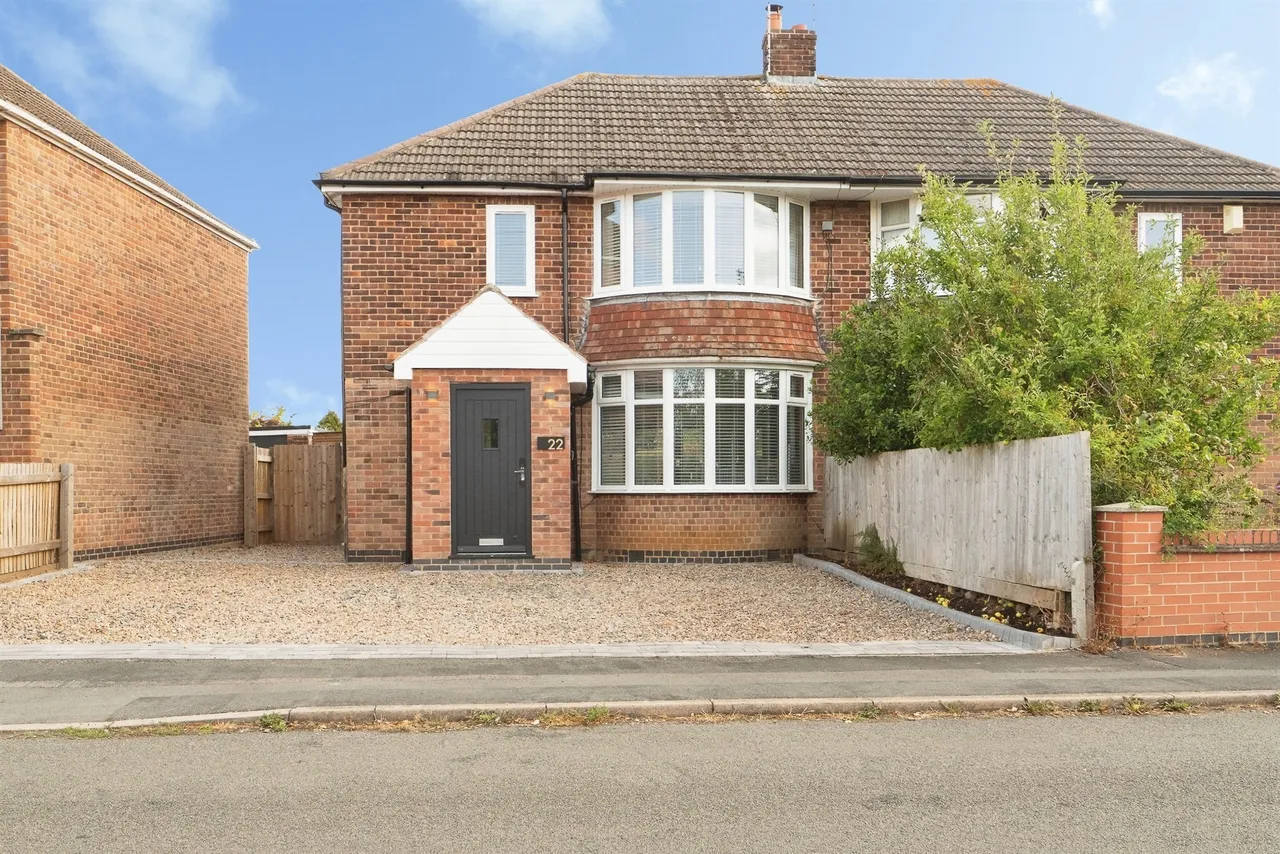 3 bed house for sale — Cleveland Road, Loughborough