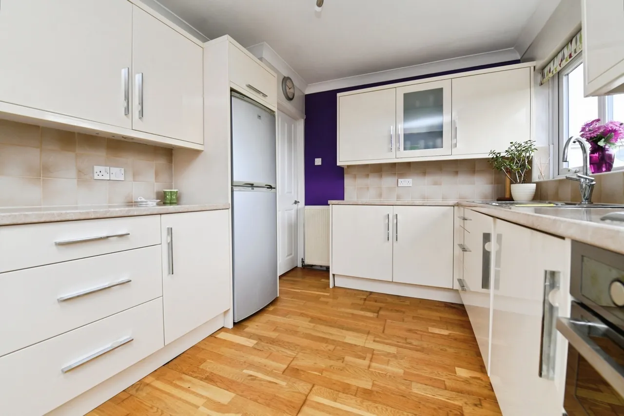Picton Close, Rayleigh, SS6, photo 8