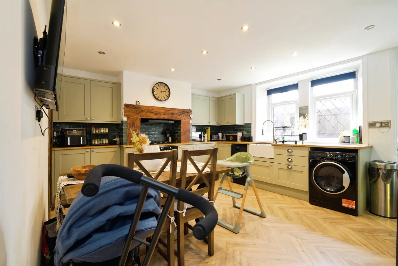 Fartown, Pudsey, LS28, photo 6