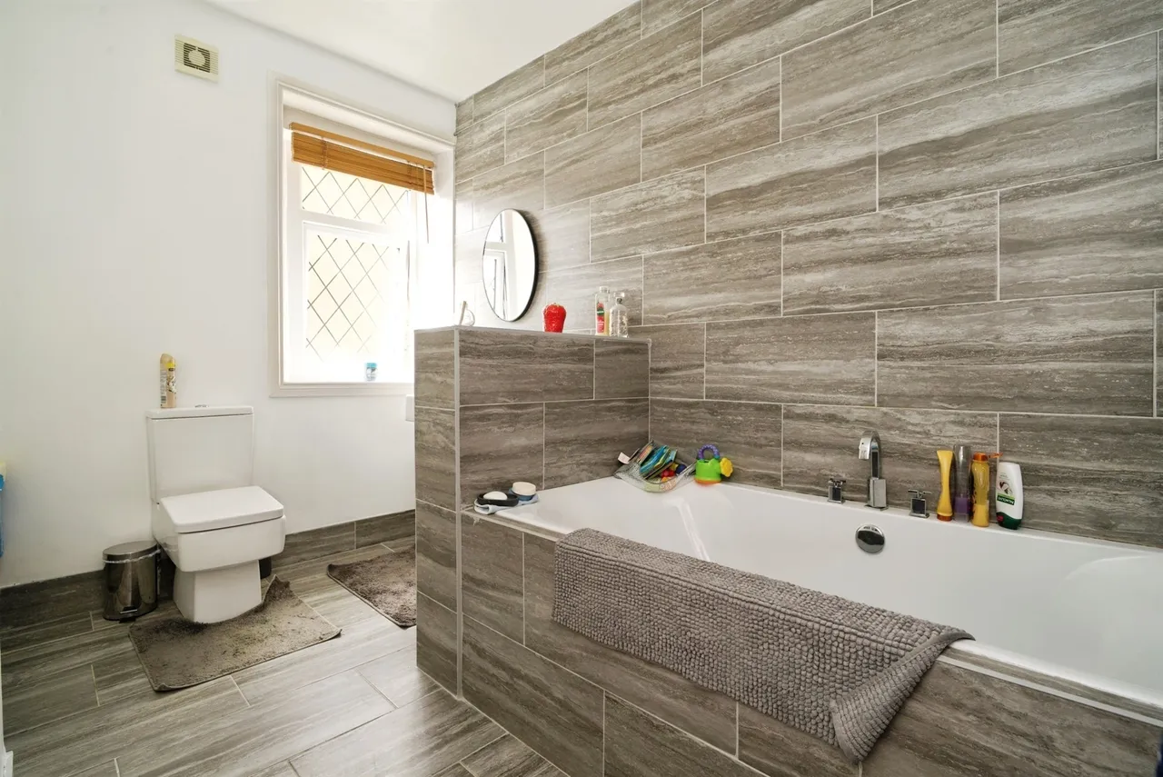 Fartown, Pudsey, LS28, photo 11