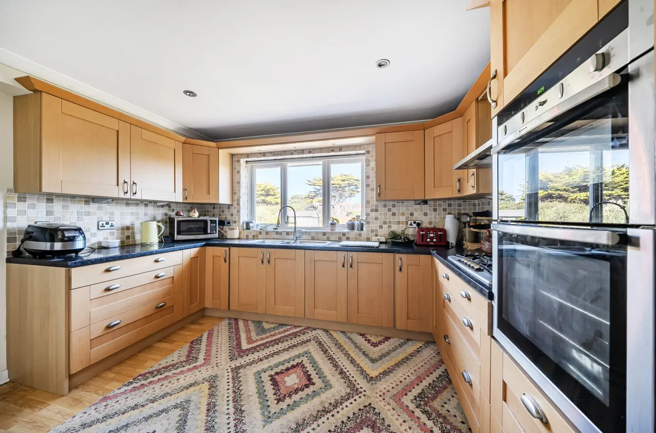 Clayton Road, Selsey, PO20, photo 8
