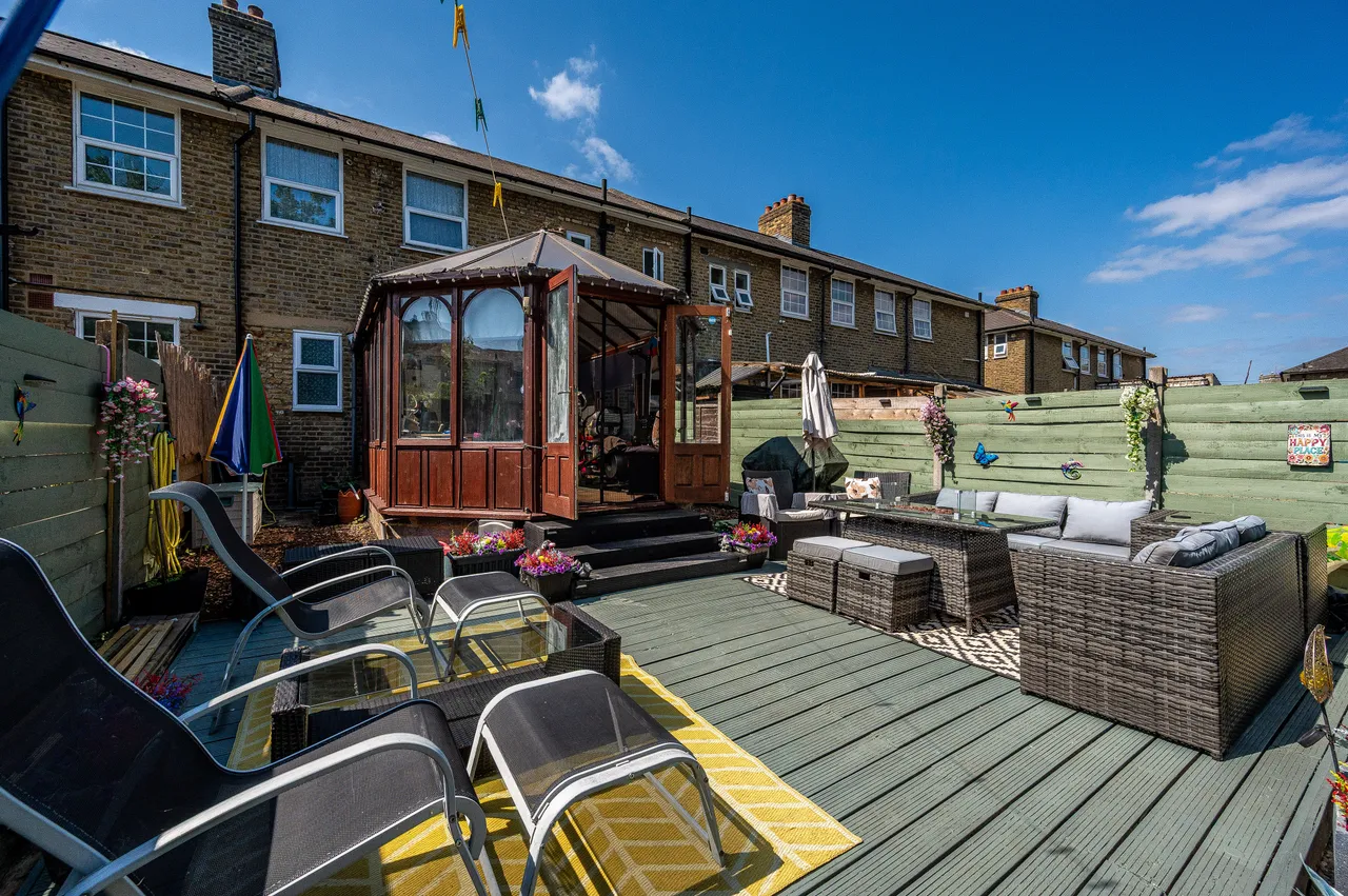 29 Romborough Way, London, photo 11
