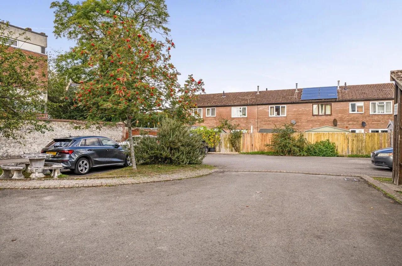 Buttons Yard, Warminster, BA12, photo 14
