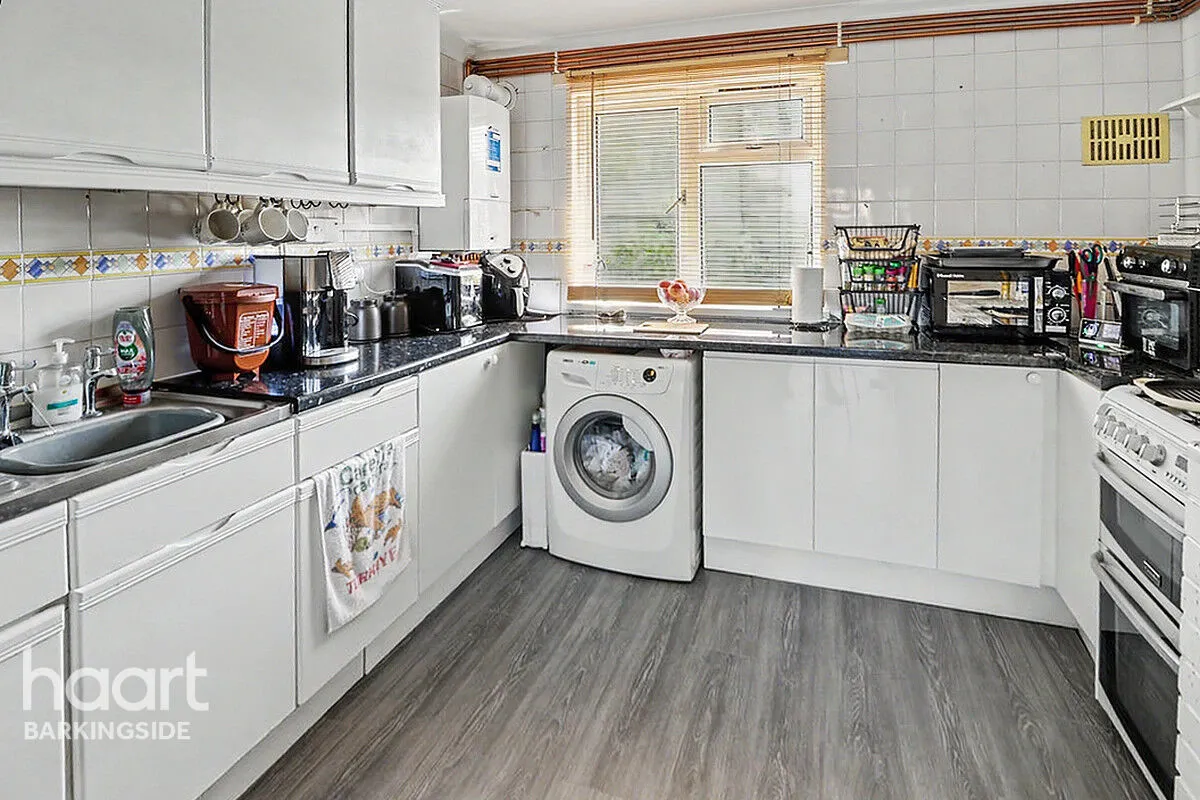 Limes Avenue, Chigwell, IG7, photo 6