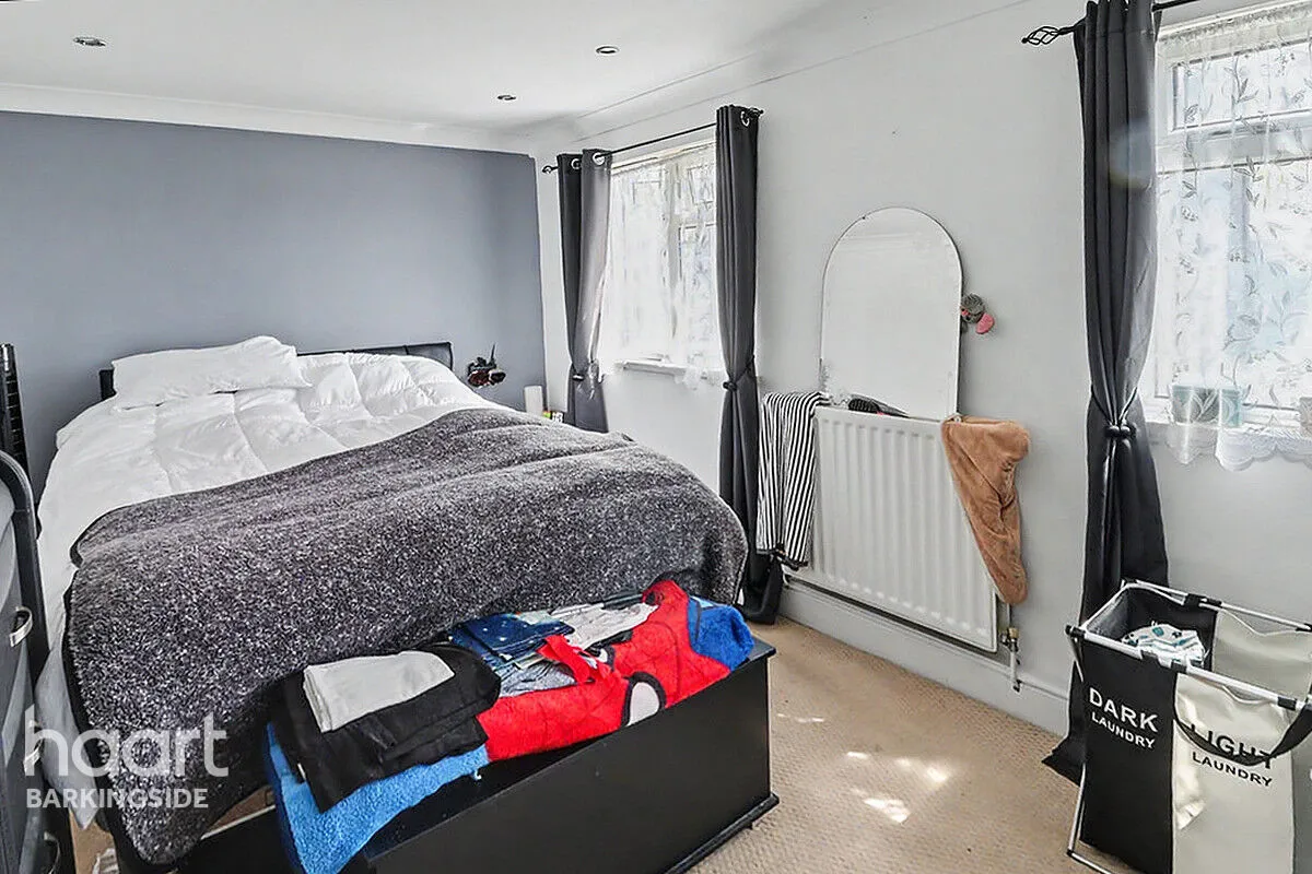 Limes Avenue, Chigwell, IG7, photo 8