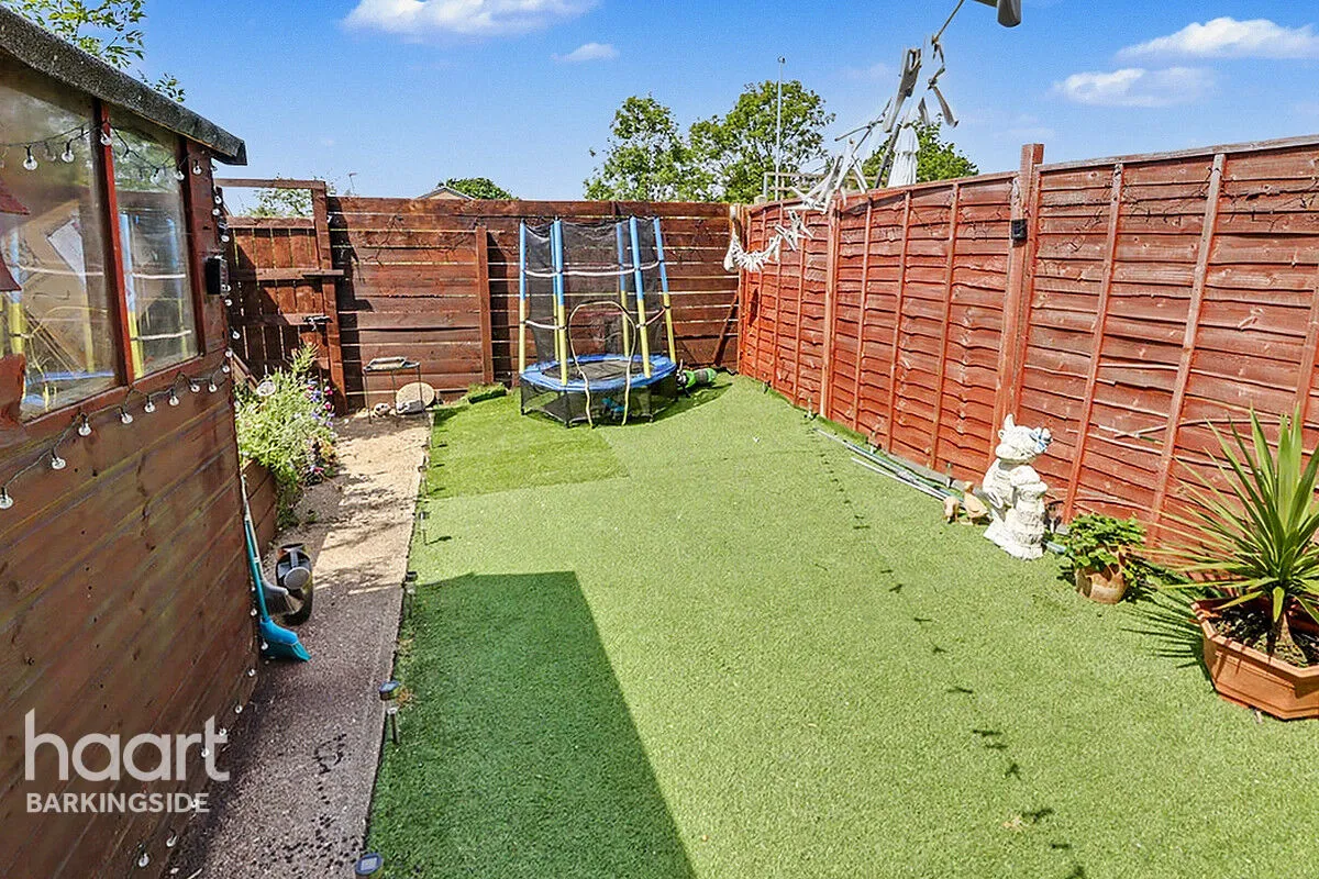 Limes Avenue, Chigwell, IG7, photo 13