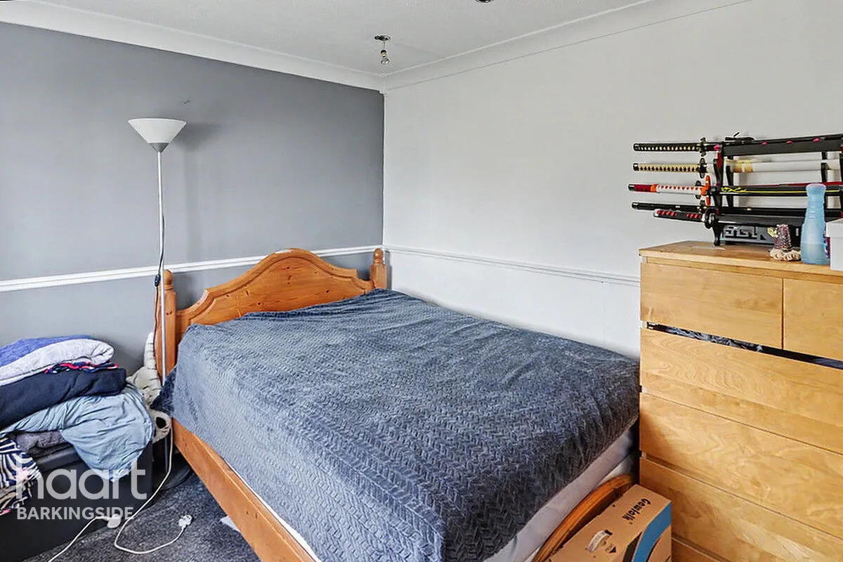 Limes Avenue, Chigwell, IG7, photo 9