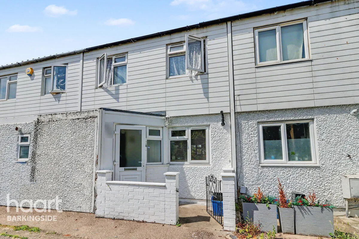 2 bed house for sale, Limes Avenue, Chigwell, IG7