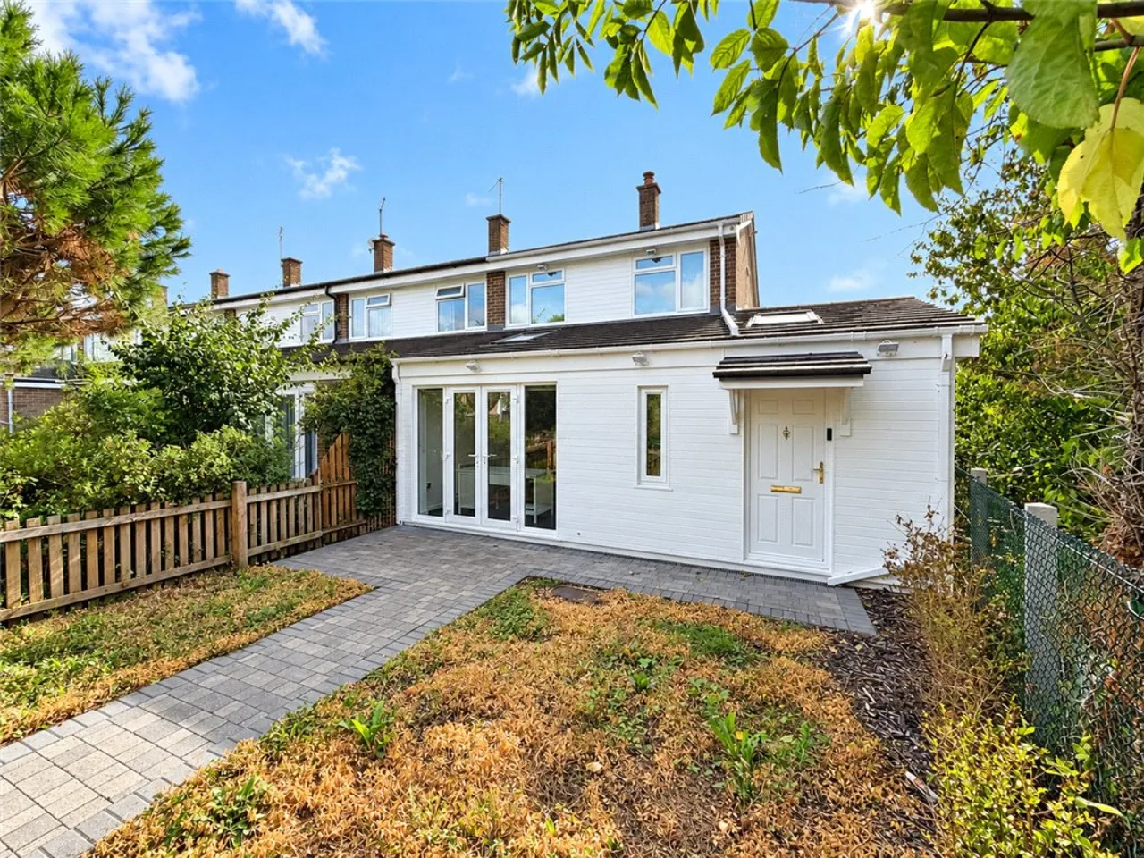 3 bed property for sale, Fairview Drive, Romsey, SO51